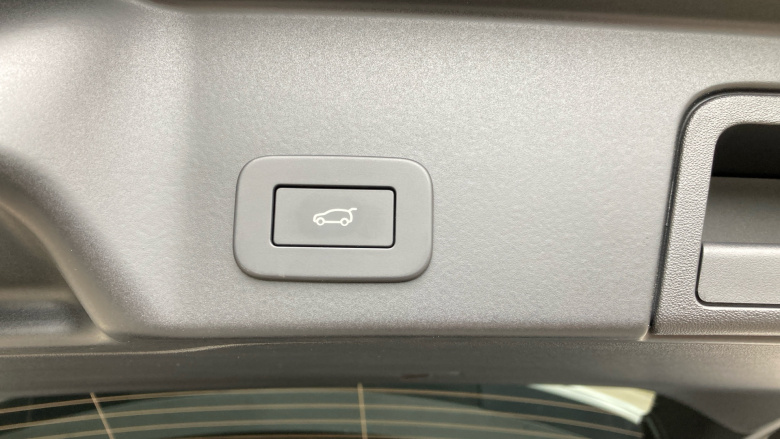 Land Rover Range Rover Evoque 2.0 D200 Hoxton Edition 5dr Auto Diesel Hatchback